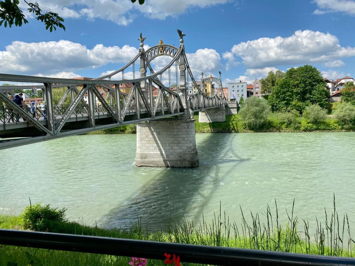 Ferienwohnung An Der Idyllischen Salzachschleife Naehe Salzburg Laufen Buitenkant foto