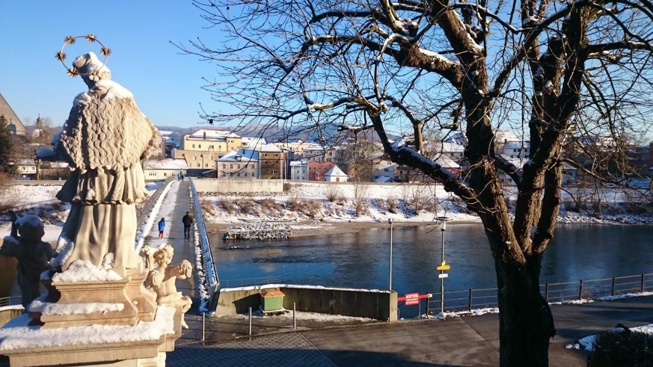 Ferienwohnung An Der Idyllischen Salzachschleife Naehe Salzburg Laufen Buitenkant foto