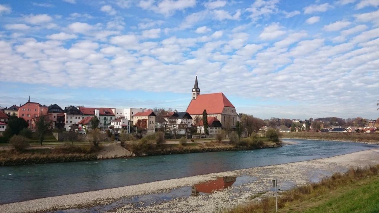 Ferienwohnung An Der Idyllischen Salzachschleife Naehe Salzburg Laufen Buitenkant foto